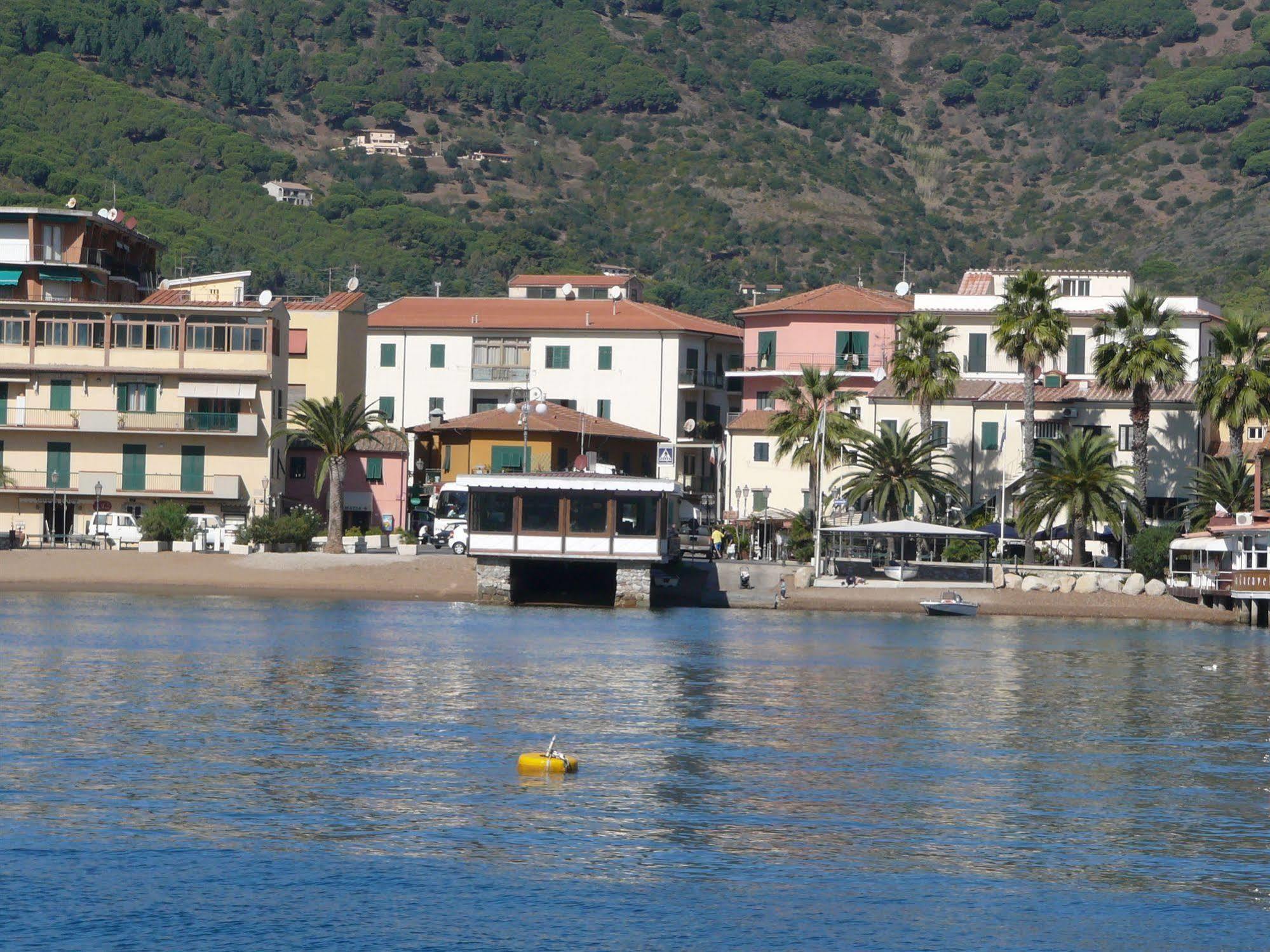 Affittacamere Vista Mare Porto Azzurro Exterior photo