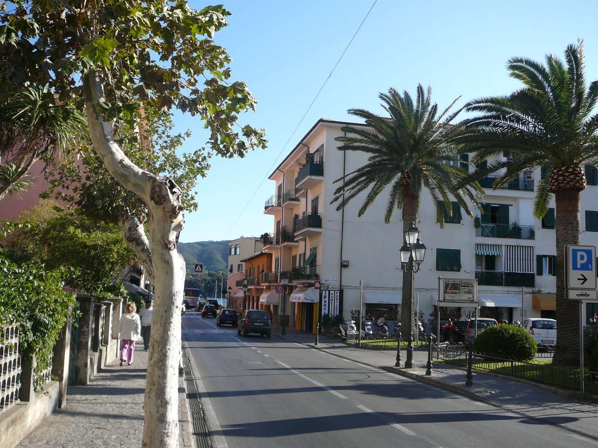 Affittacamere Vista Mare Porto Azzurro Exterior photo